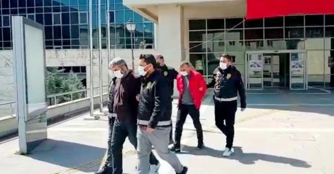 Osmaniye’de yaşlı çiftin altın ve paralarını silah zoruyla gasp eden zanlılar tutuklandı