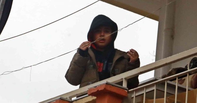 Yangında mahsur kaldığı balkonda gözyaşlarıyla dua eden küçük Deniz: “Bildiğim tüm duaları okudum”