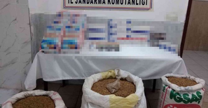 Hassa’da bakkal da 140 kilo kaçak tütün, 100 paket sigara ele geçirildi