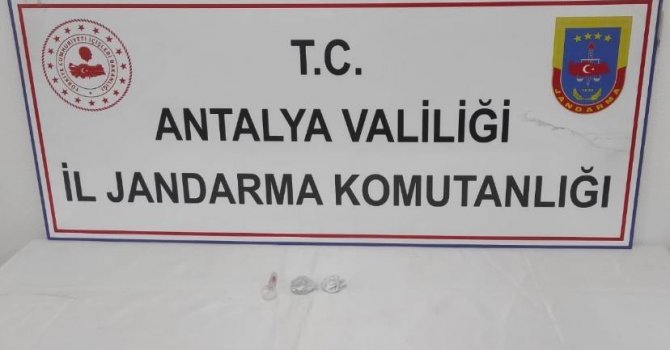Piyasaya sürmek için Gaziantep’ten getirdiği uyuşturucular ile yakayı ele verdi