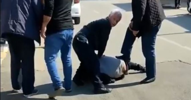 Su sayacı çalarken yakalanan şüpheliye yaşlı adamdan tekmeli tepki