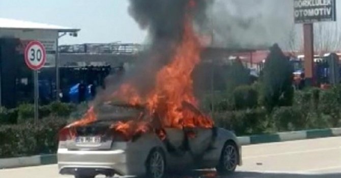 Osmaniye’de LPG tankı patlayan otomobil alev alev yandı