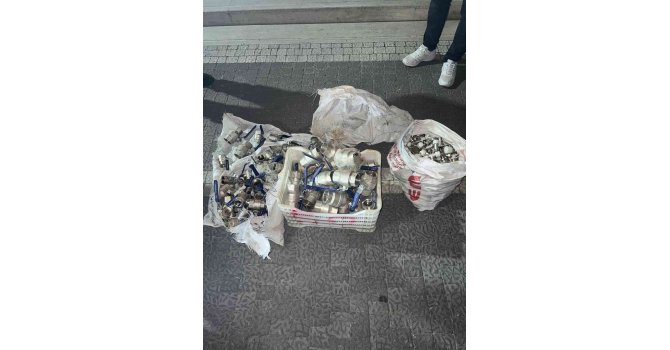 Cezaevi inşaatından 100 adet su vanası çaldılar