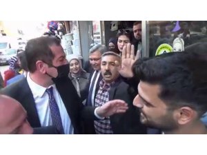 Adana’da Ahmet Davutoğlu’na tepki: "Sen devlet hainisin"