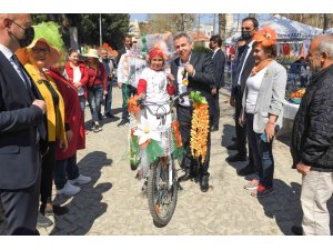 Vali Elban: "Adana tarzı ve duruşuyla fark oluşturuyor"