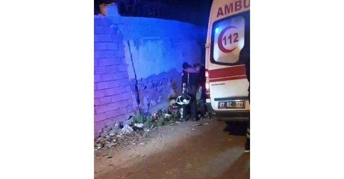 Bıçaklanan gencin karşısında gülüşerek video çektiler, kameraya da poz verdiler