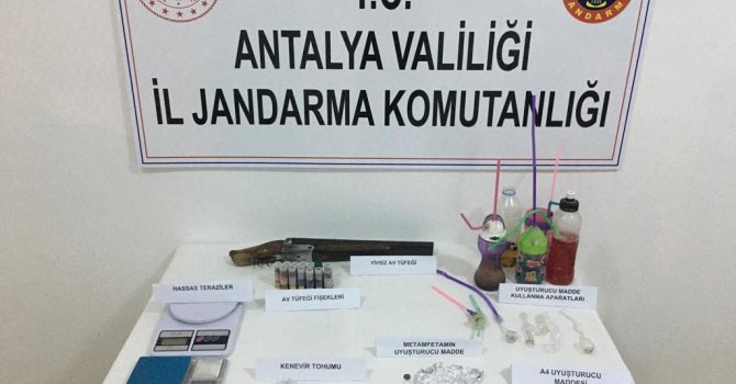 Kaş’ta uyuşturucu operasyonu: 2 gözaltı