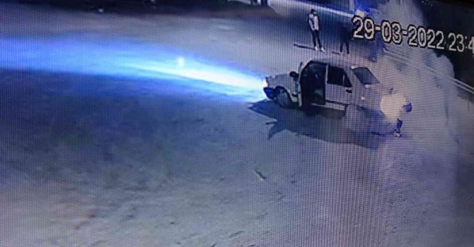 Annesinin aracıyla drift atan gence trafik polisi sürprizi