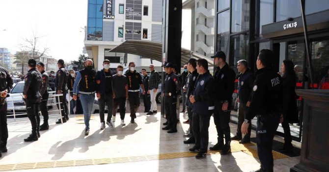 Adliyeye sevk edilen husumetli ailelerden 8 kişi tutuklandı