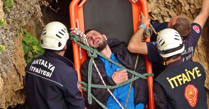 Manzara keyfi için çıktığı falezlerden düştü