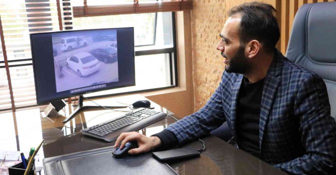 Muhasebecinin bankadan çekip araca koyduğu 820 bin lira böyle çalındı