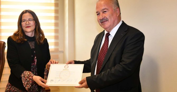 Şahin mazbatasını aldı