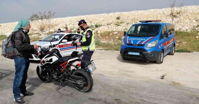 Mersin’de motosiklet ve motorlu bisikletler denetlendi