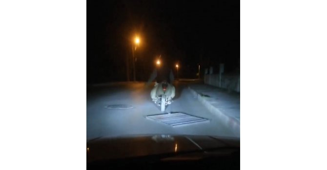 Çaldığı mazgalı motosikletiyle sürüklerken polise yakalandı