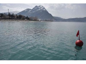 Eğirdir Gölü’nde kayalık bölgelere dubalı önlem