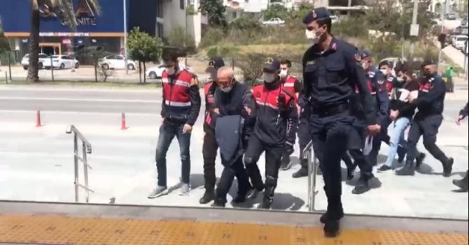 Cep telefonu satan işyerinde bahis oynatan 3 kişi tutuklandı