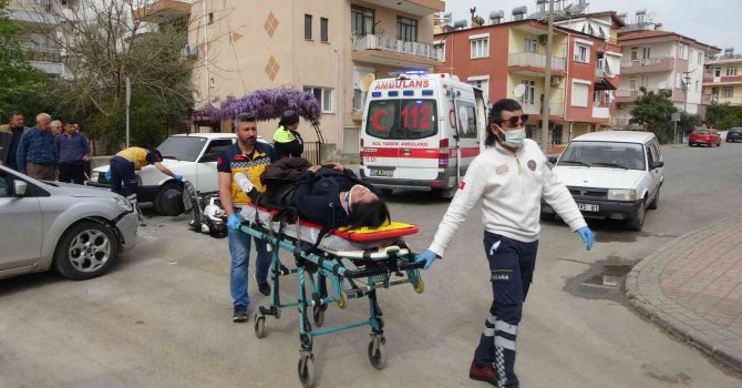 Otomobil motosiklete çarptı: 2 yaralı