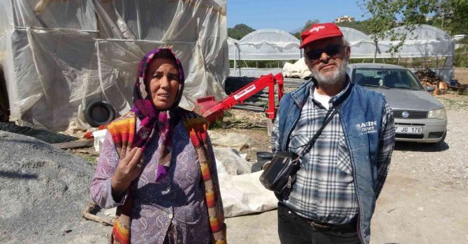 Kendilerini savcı ve polis olarak tanıttıkları yaşlı çifti jet hızıyla 81 bin TL dolandırdılar