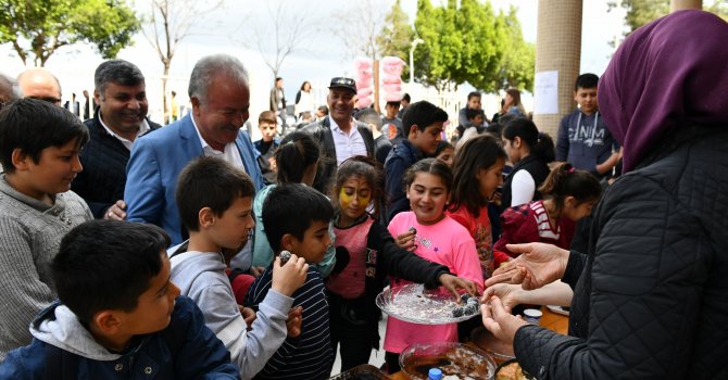 ÇOCUKLARDAN BAŞKAN ŞAHİN’E BÜYÜK İLGİ
