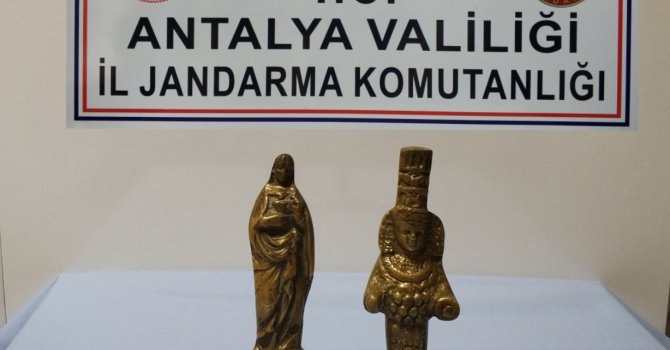 Antalya’da jandarma tarihi eser kaçakçılarına göz açtırmadı