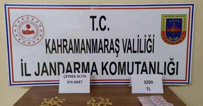 Dolandırıcılar 374 çeyrek altın ile yakalandı
