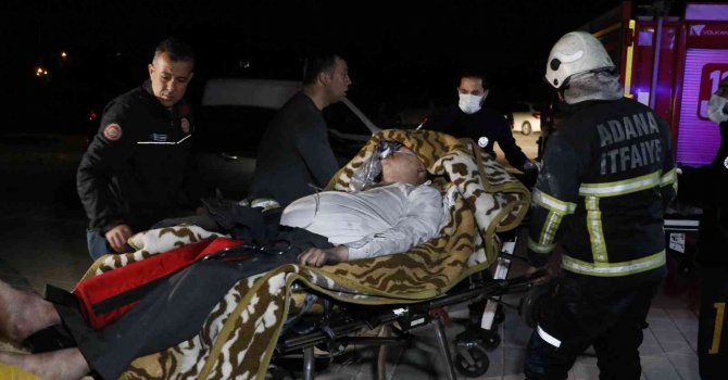 Lüks sitede çıkan yangında ev tamamen yandı