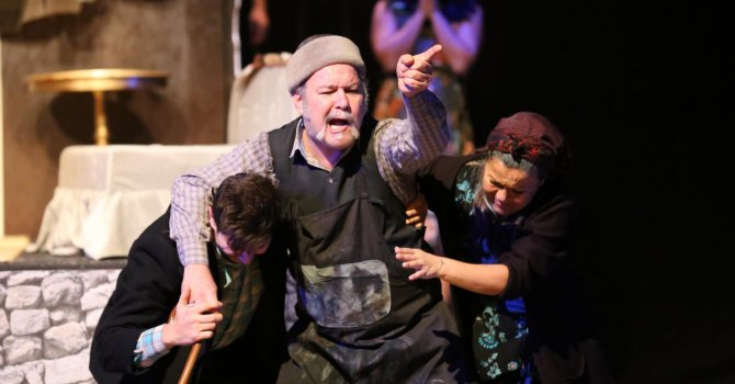 Eskici Dükkanı tiyatro  severleri ağırlıyor