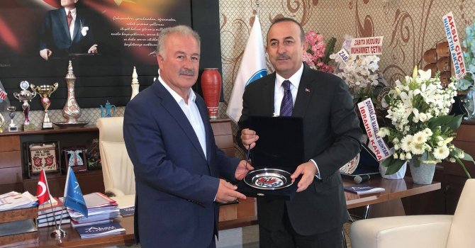 BAKAN ÇAVUŞOĞLU’NDAN ŞAHİN’E HAYIRLI OLSUN ZİYARETİ