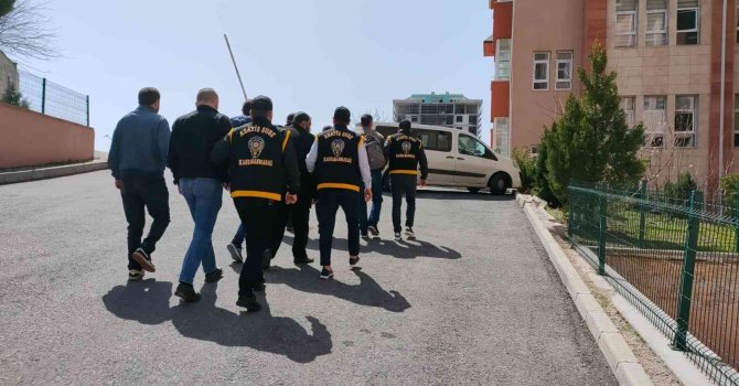 Hapis cezası ile aranan 2 hükümlü yakalandı