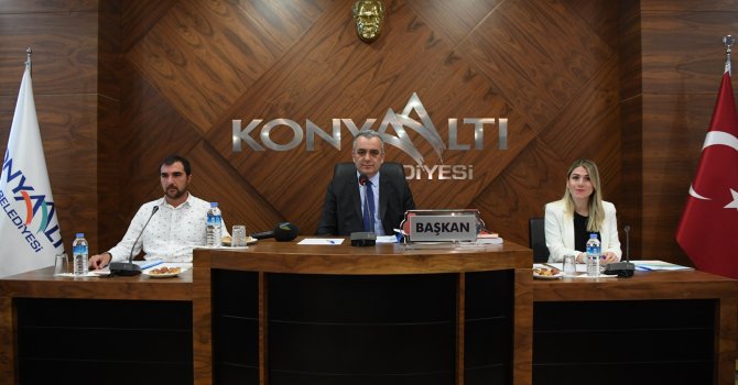 KONYAALTI'NDA İLK MECLİS