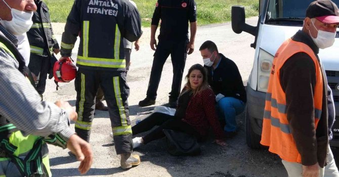 Yoldan çıkıp takla atan otomobil kaldırımda 50 metre sürüklendi