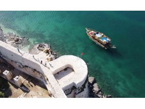 Kızkalesi sahili hareketlendi