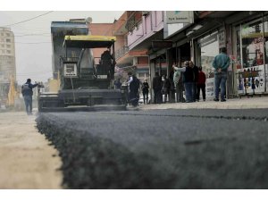 Yüreğir’de 3 yılda 261 bin ton sıcak asfalt döküldü