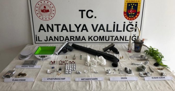 Alanya’da uyuşturucu operasyonu: 9 gözaltı