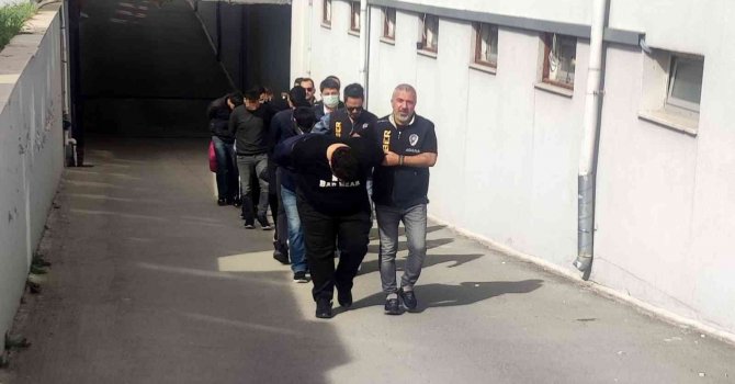 Hayvan sevgisini kullanarak 1 milyon lira dolandırdı