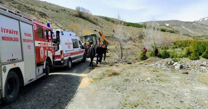 Serinlemek için girdiği su birikintisinde boğuldu