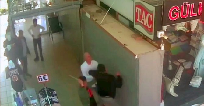 Esnaf genci önce sözle taciz, sonra annesinin yanında demir sopalarla hastanelik ettiler