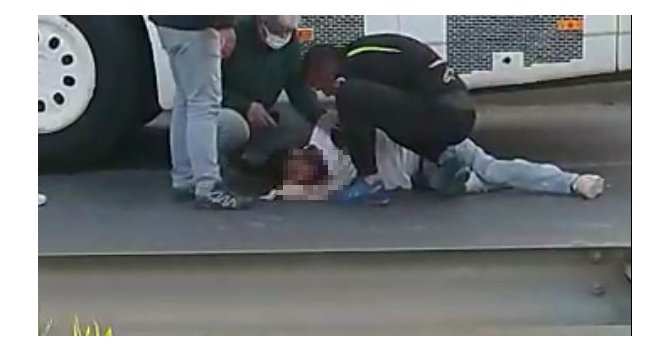 24 yaşındaki gencin yaya geçidinden ölüme gidişi kamerada