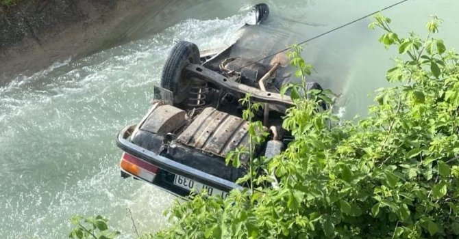 Osmaniye’de otomobil sulama kanalına uçtu: 3 yaralı
