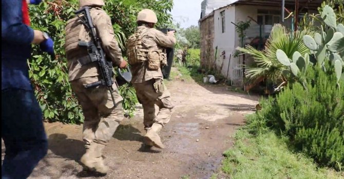 Uyuşturucu satıcılarına jandarmadan nefes kesen operasyon