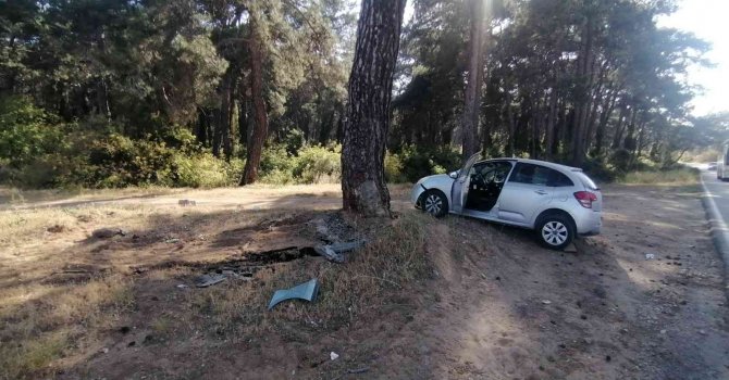 Virajı alamayan otomobil motosiklete çarptı: 1 yaralı