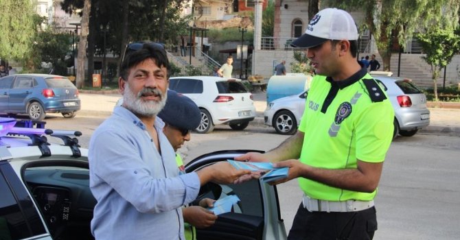 Kırıkhan’da emniyet kemerinin önemini anlatan uygulama yapıldı
