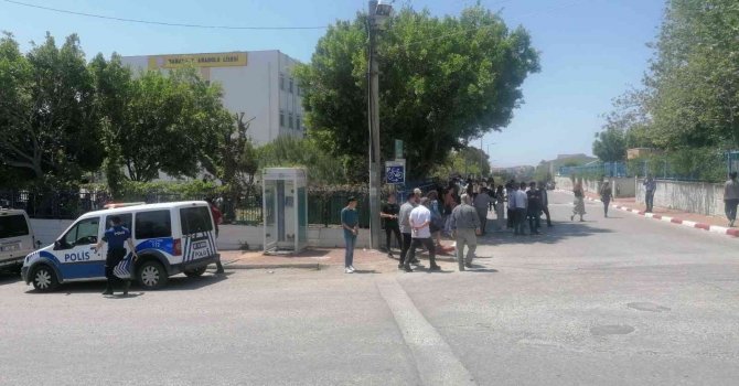 Kız arkadaşına ilgisi olduğunu iddia ettiği genci bıçaklayan çocuk tutuklandı