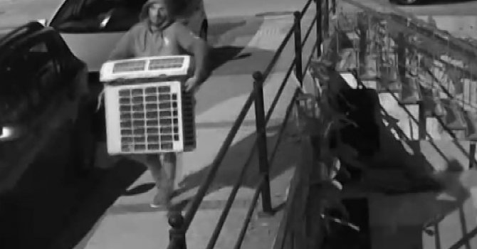 Rahat tavırlarıyla pes dedirten hırsız çaldığı malları sattığı yere ikinci kez gidince yakalandı