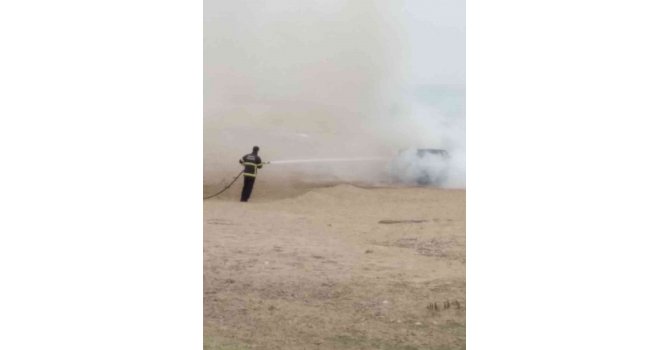 Öfkeli vatandaş otomobilini yaktı