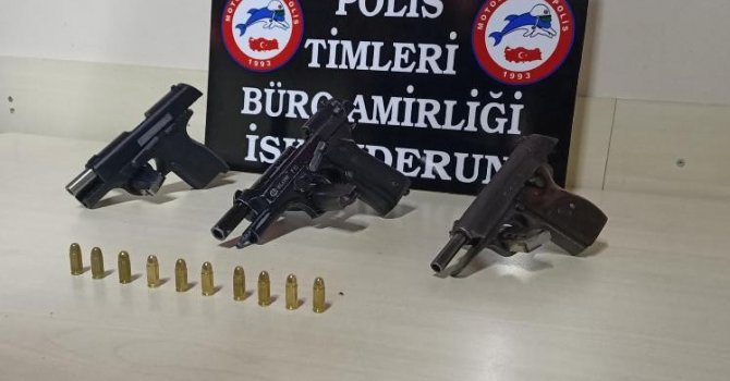 İskenderun’da 3 ruhsatsız silah ele geçirildi