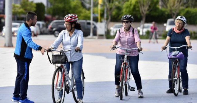 Muratpaşa'dan  bisiklet eğitimi