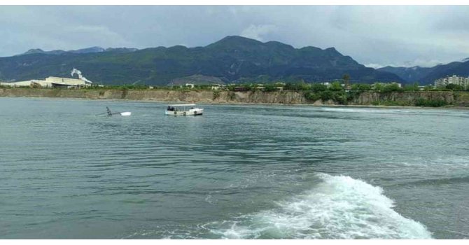 Teknesi alabora olan amatör balıkçı kurtarıldı