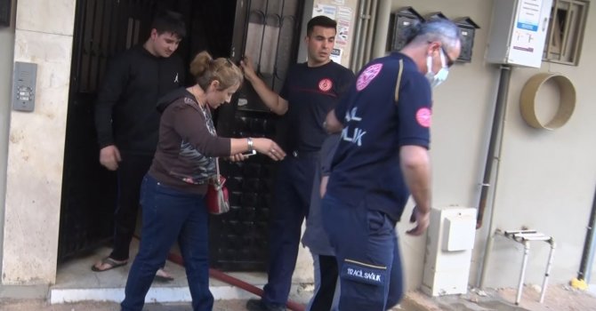 Yangına evde yalnız yakalanan iki kardeş büyük korku yaşadı
