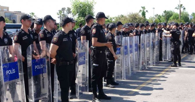 Alpaslan Kuytul, işadamı Koray Sarısaçlı’nın kaçırılması, hürriyetten tahdit, gasp, adam yaralamaya azmettirmek suçlamaları ile gözaltına alındı